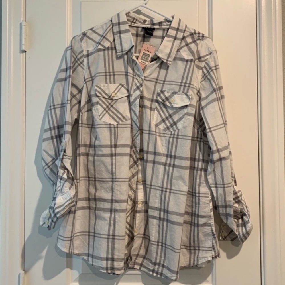 Torrid  white/gray plaid  blouse NWT